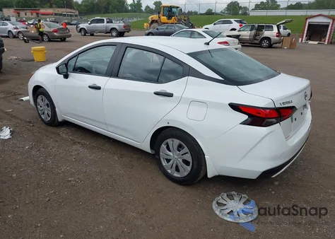 2024 Nissan Versa 1.6 S z USA, uszkodzony, nr VIN 3N1CN8DV4RL924009